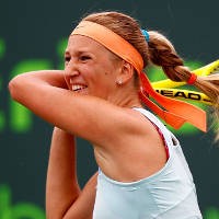 Azarenka Tantang Clijsters