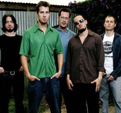 311 Potong Tumpeng Sebelum Pentas