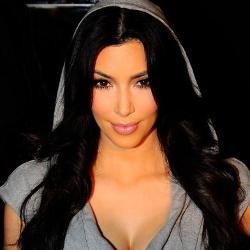 Demi Moore-Kim Kardashian Panas di Twitter