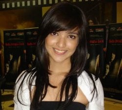 Jelang Menikah, Nia Ramadhani Akan Diguyur Air dari 7 Masjid