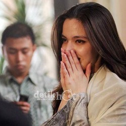 Akad Nikah Nia Ramadhani Dihadiri 1.000 Orang