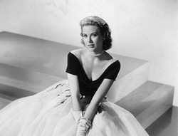 Koleksi Busana Grace Kelly Dipamerkan di London