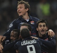 Les Gones Enggan Jumawa