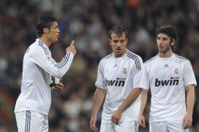 Supaya Juara, Madrid Dibantu Tim Lain?