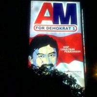 Baliho Raksasa Andi Mallarangeng Nangkring di Depan Plaza Semanggi