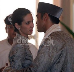 Gelar Prosesi Siraman, Ardi Bakrie Sewa Pawang Hujan