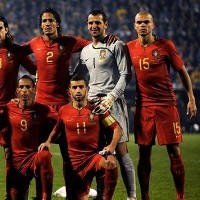 Italia & Jerman Melorot, Portugal Melesat