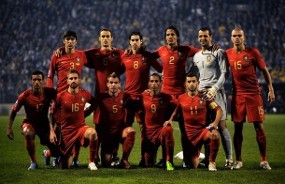 Italia & Jerman Melorot, Portugal Melesat