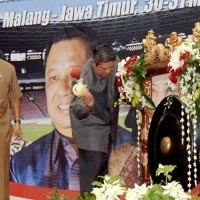 Bola Tinggal di Tangan Penguasa 