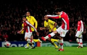 Arsenal Diimbangi 10 Pemain Barca