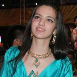 Malam Pertama Nia Ramadhani Diganggu Ortu