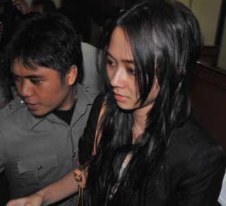 Aura Kasih Diperiksa Polisi