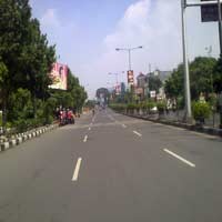 Ditinggal Liburan, Jalan di Surabaya Lengang 