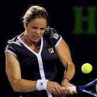 Alot, Clisters Bungkam Henin