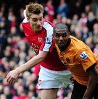 Bendtner Menangkan Arsenal