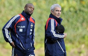 Soal Gallas, Domenech Serang Arsenal