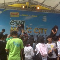 Lewat Musik, Esia Jaring Pelanggan