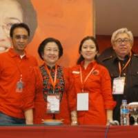 Prananda Muncul, Megawati dan Keluarga  Jumpa Pers Bareng 