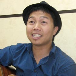 Terbang ke AS, Sandhy Sondoro Sepanggung Bareng Celine Dion