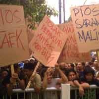 Pedagang Pasar Keputran Unjuk Rasa, Lalin Dialihkan