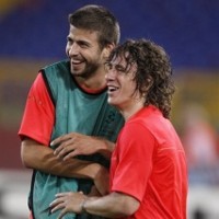 Bendtner Berharap dari Absennya Puyol-Pique