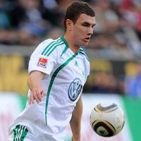 Dzeko Saingi Kuranyi dan Kiessling