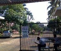 KPK Cek Kekayaan  Dirjen Pajak Tjiptardjo di Kediamannya di Tangerang 