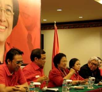 Megawati Bantah Keluarganya Pecah