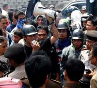 Demo Tuntut Bupati Tana Toraja Ditahan