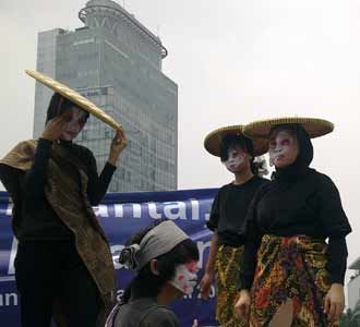 Teaterikal Dukung Nelayan