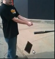 iPad Babak Belur Disiksa di YouTube