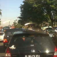 Sejumlah Ruas Jalan di Bandung Pamer Paha