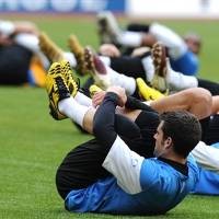 Main Bola ya di Rumput