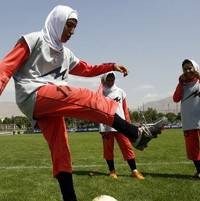Pakai Jilbab, Tim Sepakbola Iran Dilarang Tampil