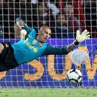 Valdes: Barca Tak Mungkin Gagal