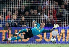 Valdes: Barca Tak Mungkin Gagal