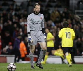 Bukan Walcott, Tapi Almunia