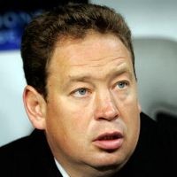 Tak Mau Berharap pada Lapangan