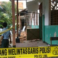 Atap Sekolah SMPN 273 Tanah Abang Roboh