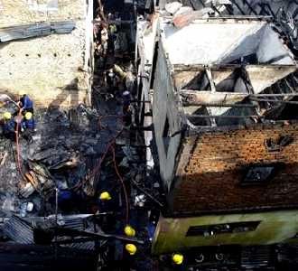 Rumah Terbakar Akibat Gempa