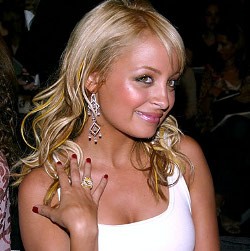 Nicole Richie Gelar Konser Besar-besaran di Pernikahannya