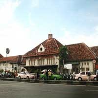 Kemacetan di Depan Stasiun Jatinegara 