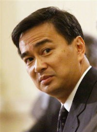 Bangkok Gawat Darurat, PM Abhisit Mengungsi ke Barak Militer