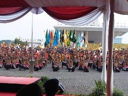 Ulang Tahun ke-60, 2010 Personel Satpol PP Menari di Monas