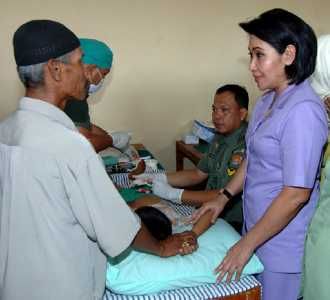 Dharma Pertiwi Gelar Baksos