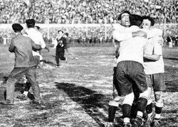 Sepinya Piala Dunia Pertama