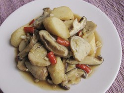 Tumis Jamur Bakso Singapura