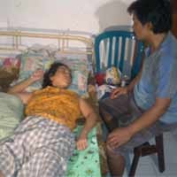 Karminah Buang Air Besar Lewat Vagina Usai Caesar