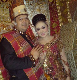 Melly Zamri Resmi Jadi Istri Pengusaha
