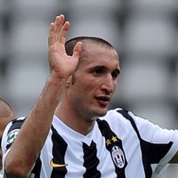 Buffon-Chiellini Comeback, Juve Menang